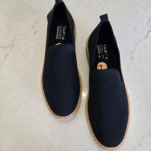 Women's Taryn Rose Stilo Black Flexy Knit Loafers Size 7 with Beige Sole